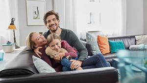 Familie auf der Couch