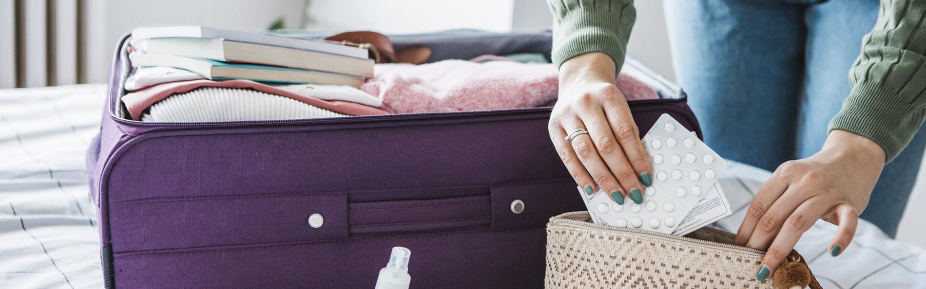 Reiseapotheke beim Kofferpacken nicht vergessen